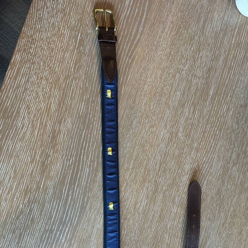 Men's Masters Belt Vineyard Vines. Size: 42